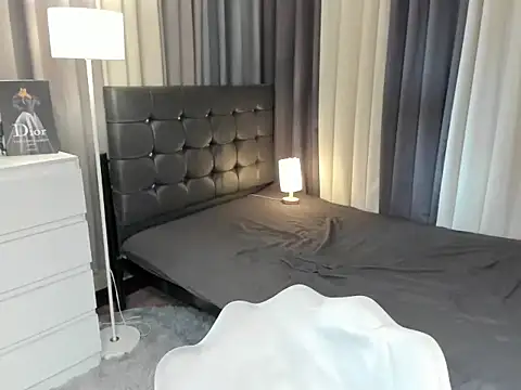 Blaire Samantha online show from December 3, 8:28 am