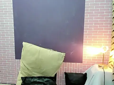 Snapshot of secretmiller_ chatting on October 12, 3:47 pm secretmiller online show from October 12, 3:47 pm