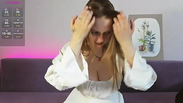 WonderConnie1 online show from April 24, 3:15 pm