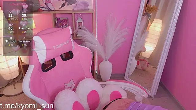 Kyomi Sun online show from February 6, 11:30 pm