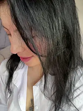 Mia salinass online show from June 12, 6:38 pm