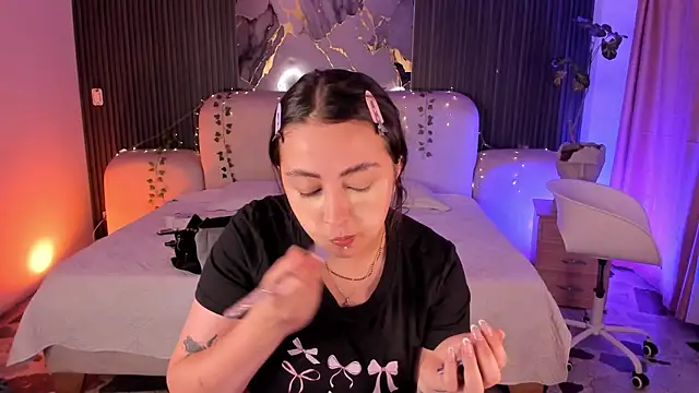 SarahCastro1  online show from June 11, 4:53 am