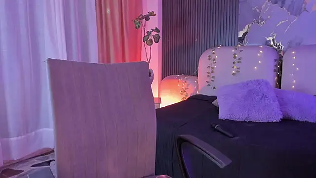 SarahCastro1  online show from June 5, 6:52 am