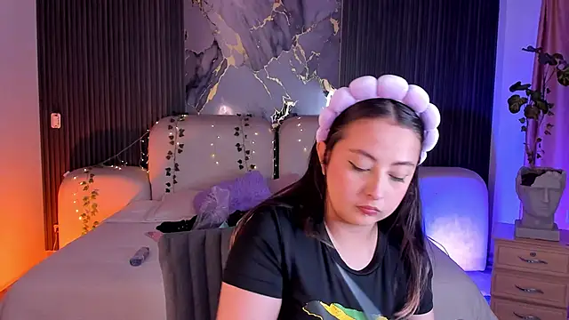 SarahCastro1  online show from June 9, 5:18 am