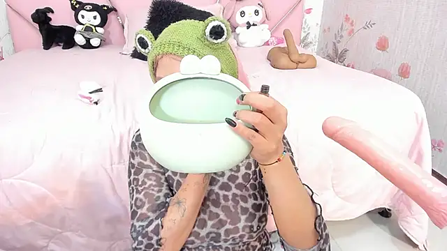 SafiroAgataaa online show from February 15, 4:15 am