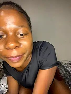 Snapshot of Crazyqueenxxx chatting on October 17, 12:36 am Crazyqueenxxx online show from October 17, 12:36 am