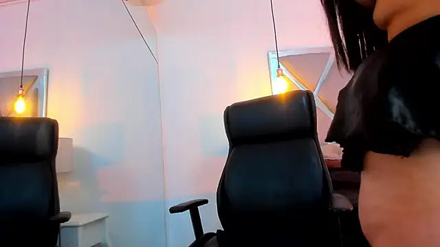 AnniEsstone online show from October 30, 1:01 pm