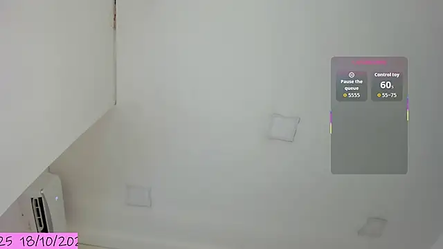 Snapshot of Ariel_Versace chatting on October 18, 9:27 pm Ariel Versace online show from October 18, 9:27 pm