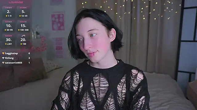 JuanaFriesz online show from March 29, 9:30 am