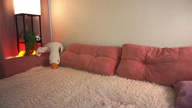 JuanaFriesz online show from April 26, 1:42 pm