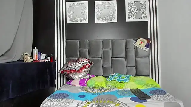 Hornycouple Hot online show from November 22, 8:44 pm