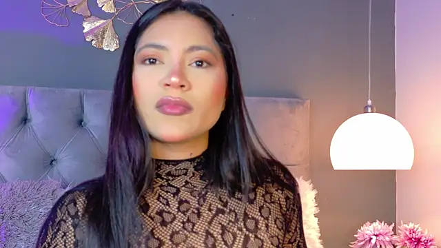 kendalFox  online show from April 22, 1:02 am