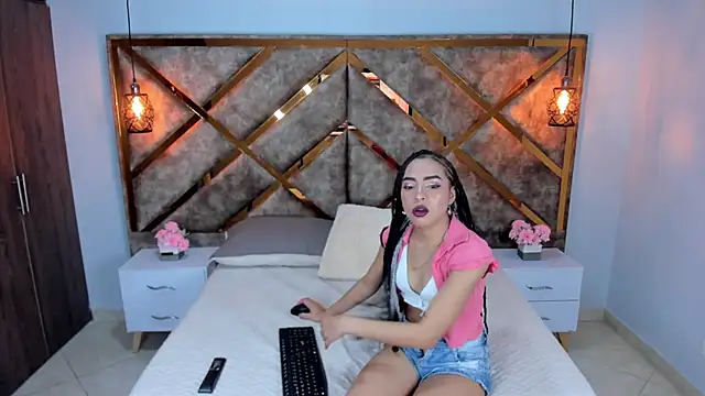 Lucia jane online show from April 30, 8:57 pm