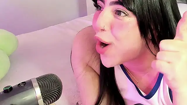 Camila Matinez  online show from April 15, 1:28 am