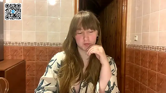 MaroonMoon  online show from October 24, 7:54 pm