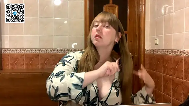 MaroonMoon  online show from October 2, 8:03 pm