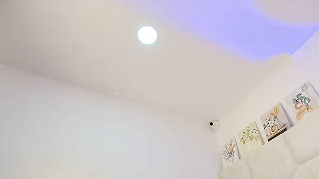 elizawiliamst online show from April 20, 6:22 pm