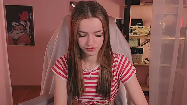 E l i z e  online show from April 28, 5:11 am