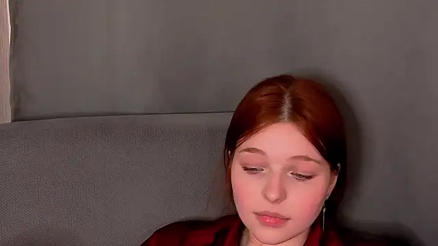 AnnieKim  online show from April 15, 7:58 pm