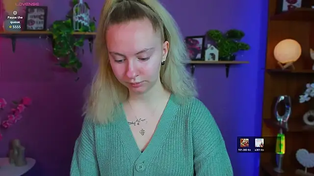 mila glow1 online show from April 23, 6:32 pm