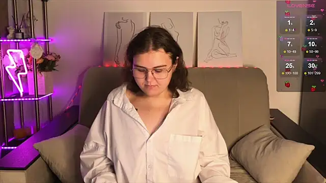 Janie Curvyy online show from September 9, 7:41 am