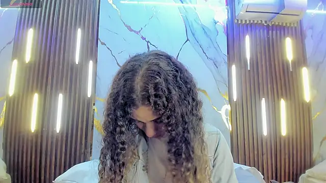 VictoriaDuart online show from April 27, 8:50 pm