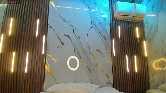 VictoriaDuart online show from April 25, 8:39 pm