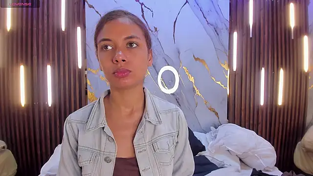 VictoriaDuart online show from April 26, 8:50 pm