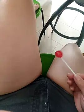 LunaJacobs online show from April 25, 5:21 pm