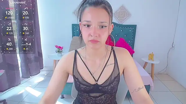 Snapshot of IamBunny_f_w chatting on September 24, 1:32 pm IamBunny f w online show from September 24, 1:32 pm