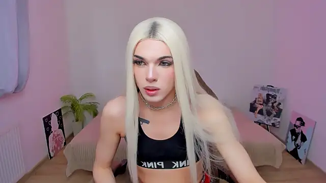 Snapshot of YourTrixie chatting on September 27, 5:14 am YourTrixie online show from September 27, 5:14 am