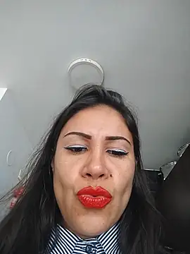 KittyHoleshot87 online show from April 24, 4:10 pm