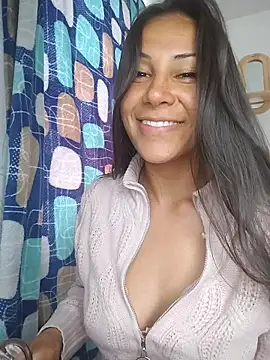 KittyHoleshot87 online show from January 14, 5:07 pm