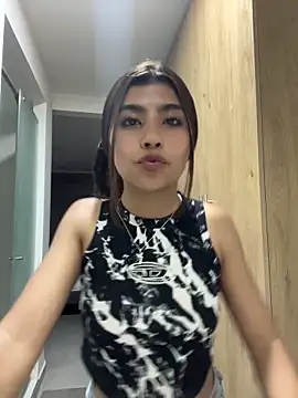 DianeSuns  online show from April 26, 3:37 am