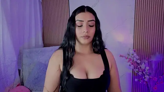 Kayleemorales online show from June 12, 5:32 pm