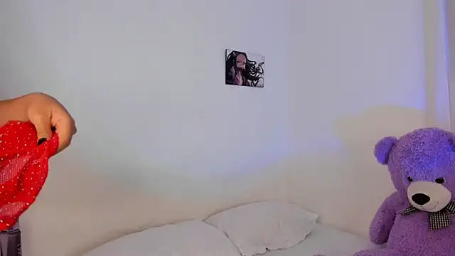 ViolettaMiller  online show from April 26, 3:15 am