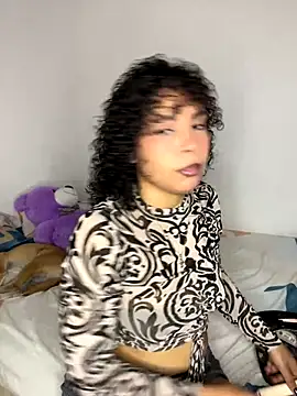 Snapshot of ViolettaMiller_ chatting on October 10, 3:22 am ViolettaMiller online show from October 10, 3:22 am
