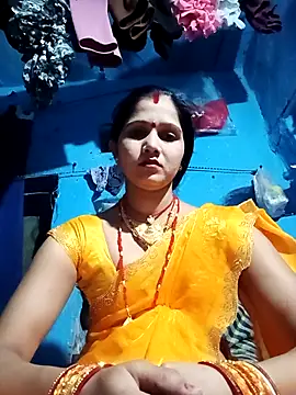 Jooli xx online show from April 24, 1:25 pm