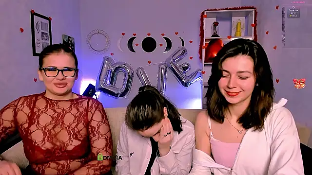 kitniss dreamy online show from February 14, 8:33 pm