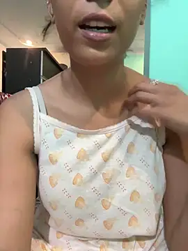 Snapshot of Romantic-jeeva chatting on September 15, 3:20 pm Romantic-jeeva online show from September 15, 3:20 pm