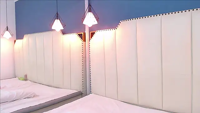 HatsaJones online show from September 21, 12:48 pm