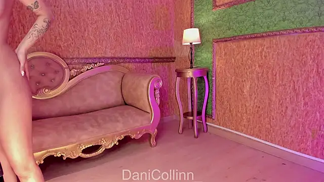 Snapshot of DaniCollinn_ chatting on October 2, 9:20 pm DaniCollinn online show from October 2, 9:20 pm