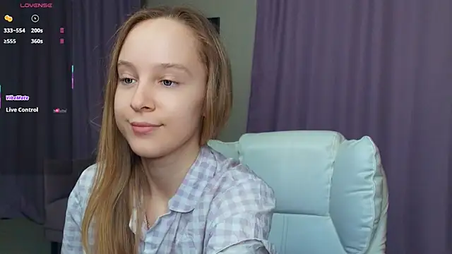 SoonMoor online show from April 25, 7:22 pm