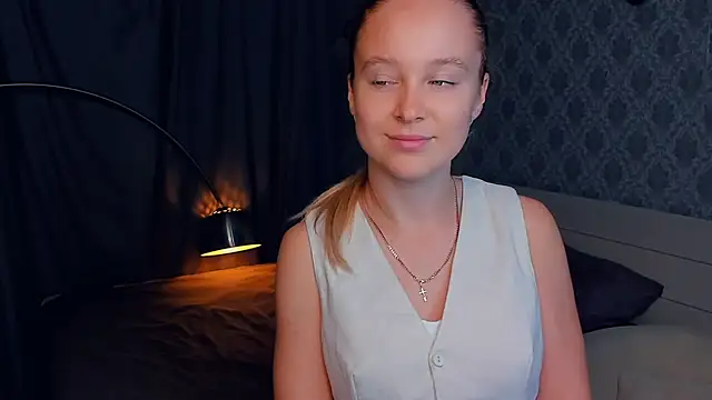 Snapshot of SoonMoor chatting on September 13, 6:05 pm SoonMoor online show from September 13, 6:05 pm