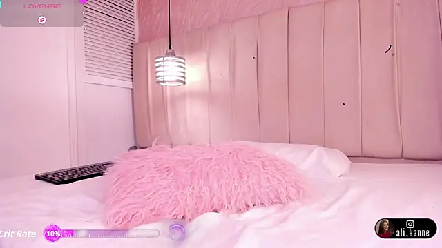 alizza  online show from April 26, 1:42 pm