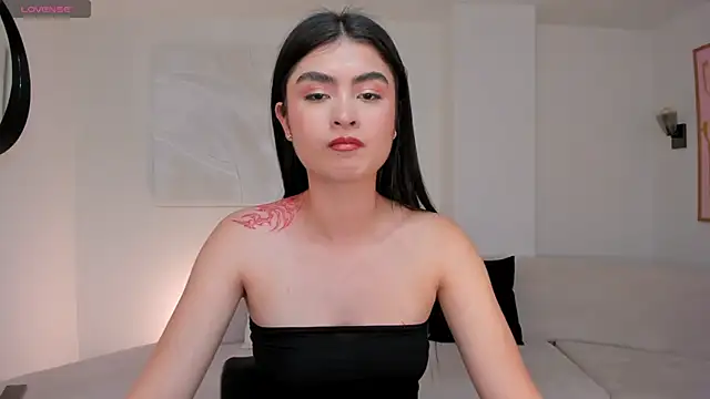 Snapshot of LucyWeiss_ chatting on October 2, 9:20 pm LucyWeiss online show from October 2, 9:20 pm