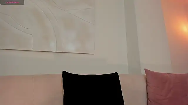Snapshot of LucyWeiss_ chatting on October 11, 9:06 pm LucyWeiss online show from October 11, 9:06 pm