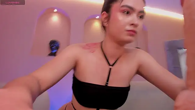 Snapshot of LucyWeiss_ chatting on October 16, 9:50 pm LucyWeiss online show from October 16, 9:50 pm