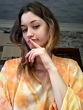 LillySvon online show from May 7, 2:10 pm
