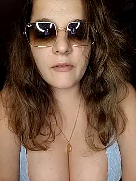 cleopatra-skye online show from June 4, 8:35 pm